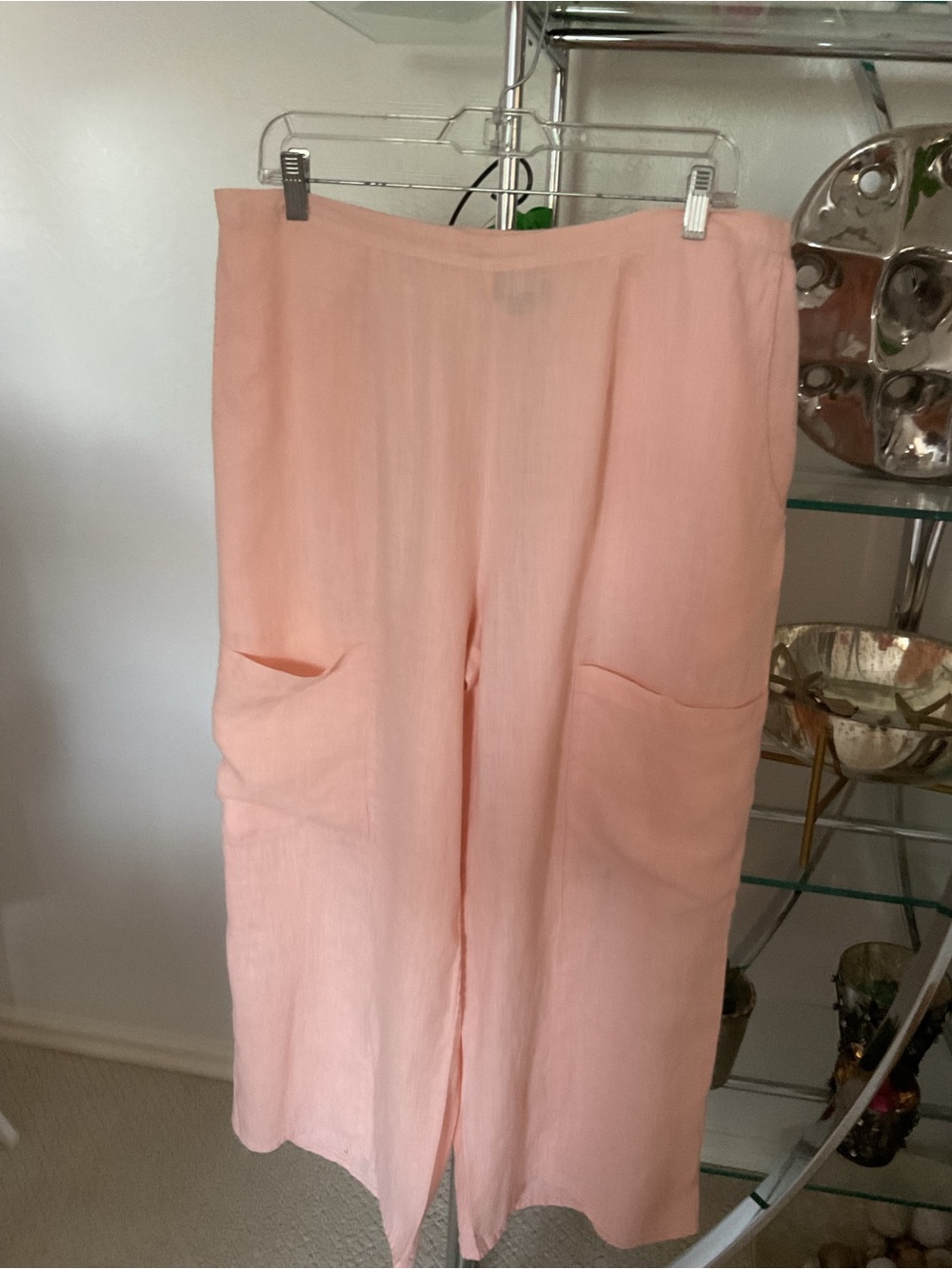 Flax Pink Wide-Leg Pocket Pants. Front pockets and side pockets.